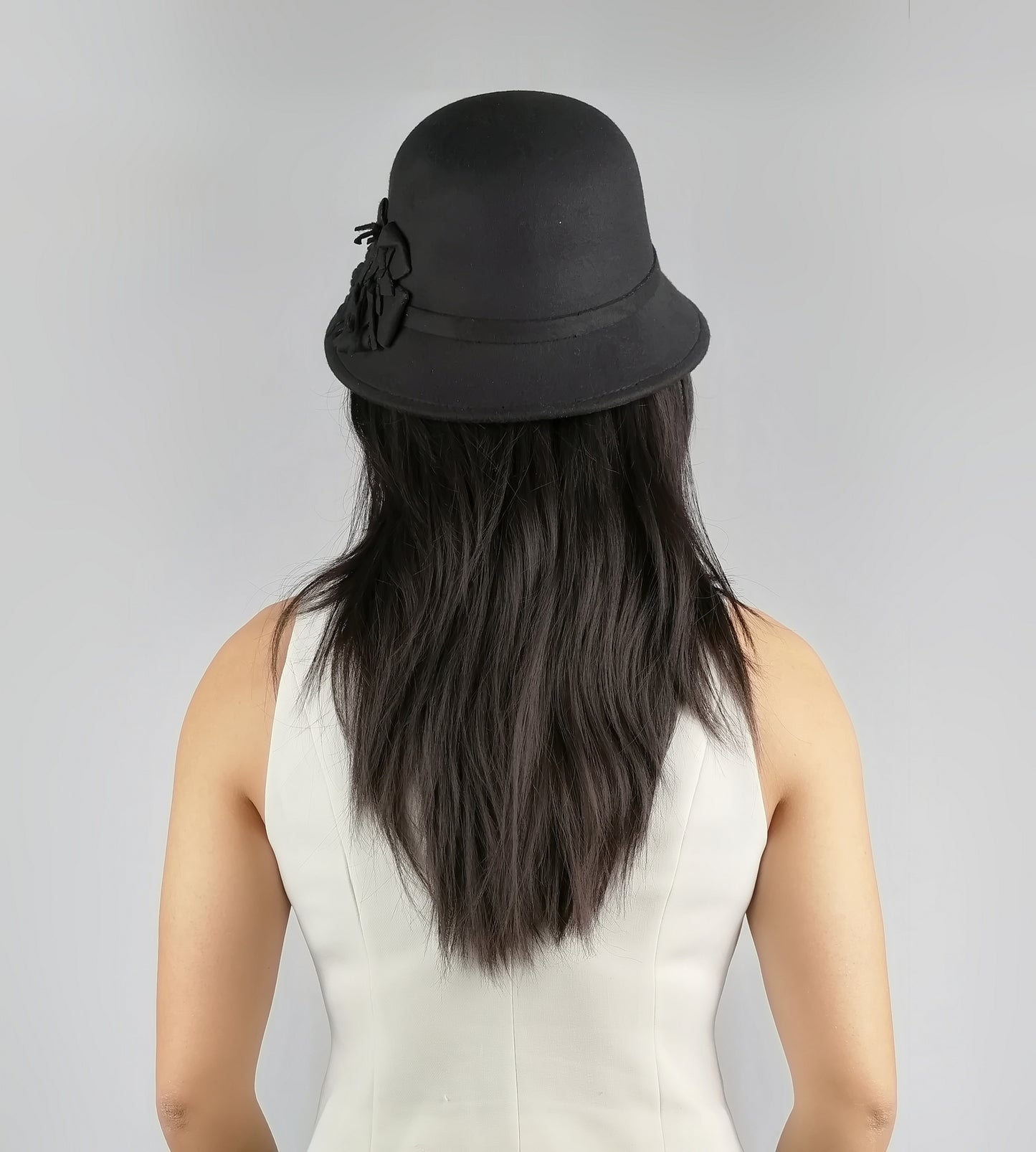 FLOWER TRIM FELT CLOCHE