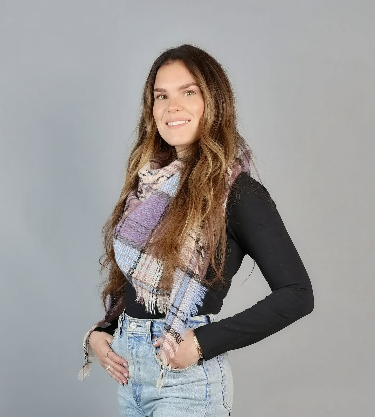SOFT TONE PLAID TRIANGLE SCARF