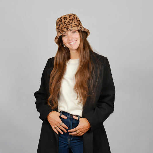 LEOPARD LOVE BUCKET HAT